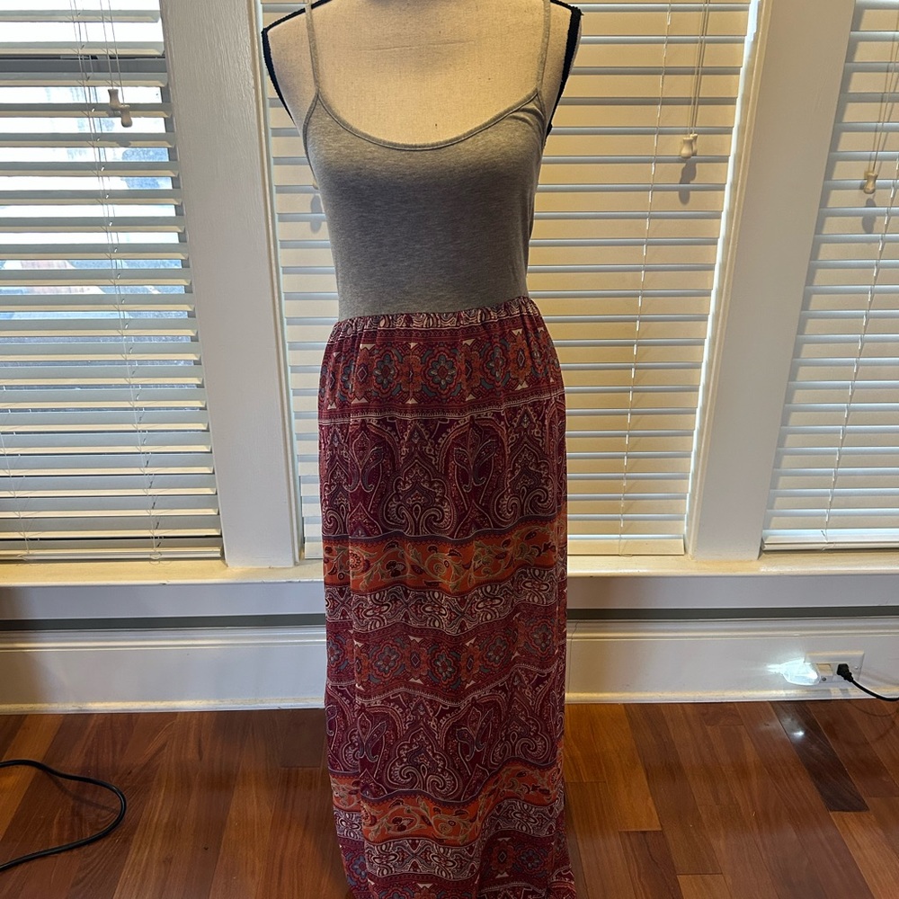 Forever 21 Paisley Red and Orange Maxi Dress. Bohemian vibe. Size large